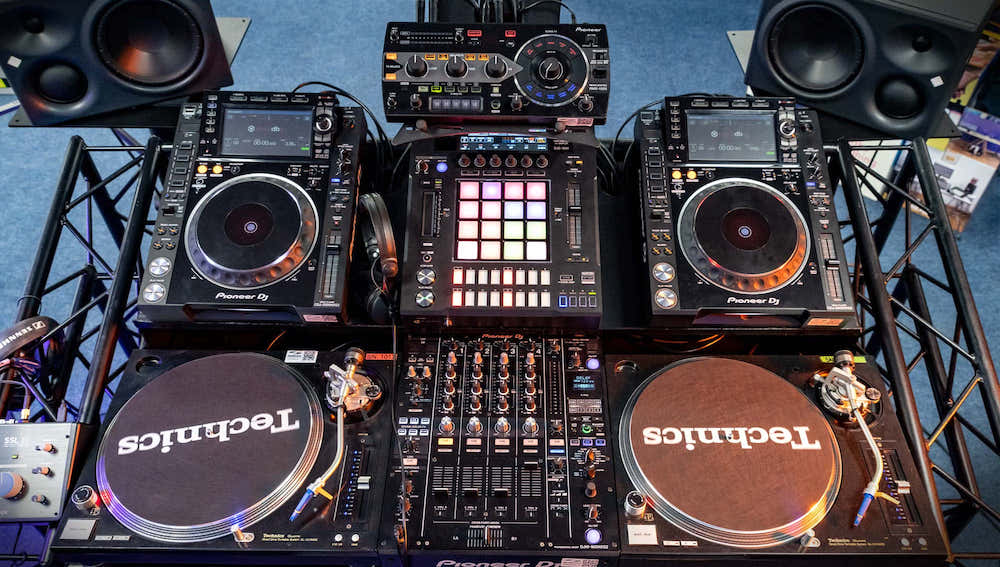 dj-set